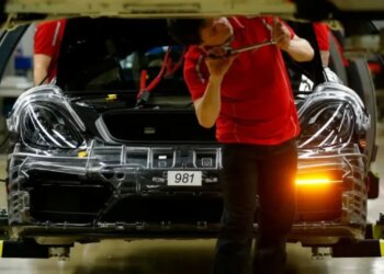 Vendimi dhe pasojat: BE-i rishikon planet për ndalimin e shitjes së makinave me бензinë dhe naftë