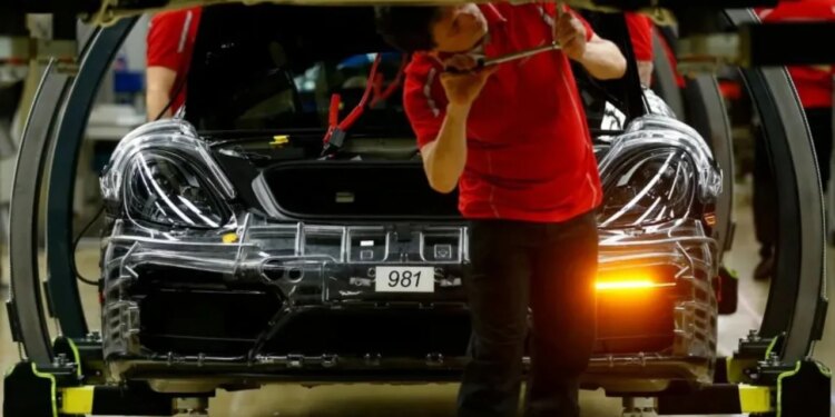 Vendimi dhe pasojat: BE-i rishikon planet për ndalimin e shitjes së makinave me бензinë dhe naftë