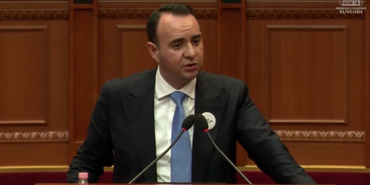 Vendimi për hapjen e 20 qendrave të emigrantëve në jug, Balliu: Papërgjegjshmëri që rrezikon qytetarët