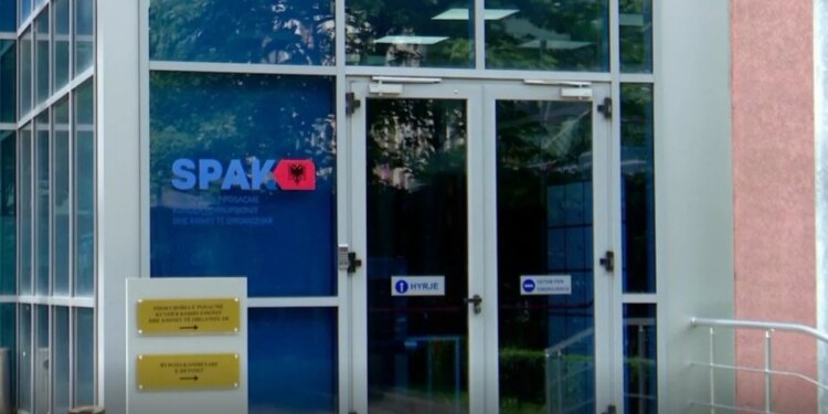 Veprimi ndaj AKSHI-t: Gjykata e Posaçme heq masën e sigurimit për zv.drejtorin e policisë së Tiranës, por konfirmon pezullimin nga detyra