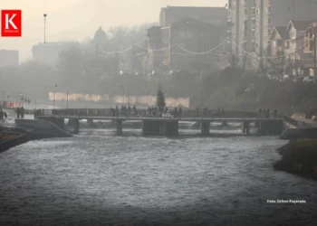 Veriu dhe jugu i Mitrovicës bashkohen me një urë të re (fotogaleri)