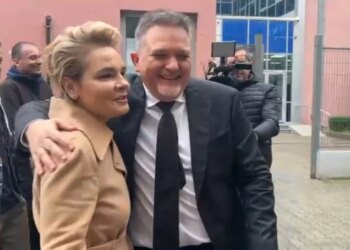 "Vetëm mos e ngacmo shumë…"/ Kryemadhi reagon ndaj Julian Dedës para SPAK: Më thirrën për Metën