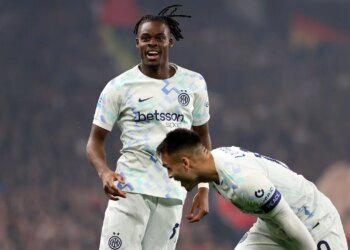 Video: Inter triumfon në transfertë, zikaltrit mposhtin skuadrën e De Rossit dhe ngjiten në krye të Serie A