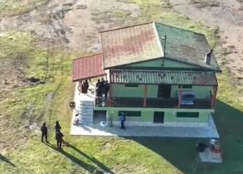 Video/ Pushtimi në Fushë-Kuqe, policia rrethon vilën! Kush janë dy të arrestuarit lidhur me vrasjen e Indrit Dokles në 2022?