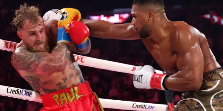 YouTuber-i Paul angazhon avokat për të bërë padi ndaj atyre që e akuzojnë për manipulim të ndeshjes me Joshuan.