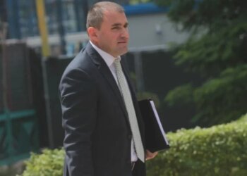 Zbulohet kush do të jetë në Këshillin që shoqëron prokurorin Prençi për shqyrtimin e mandatit të Ballukut nesër.