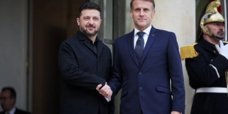 Zelensky dhe Macron takohen në Paris: Presidenti ukrainas deklaron se lufta duhet të mbarojë sa më shpejt.