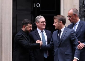 Zelensky takohet me liderët evropianë, Ukraina pritet të nd៉ahet me SHBA-në planin e ri për paqen.