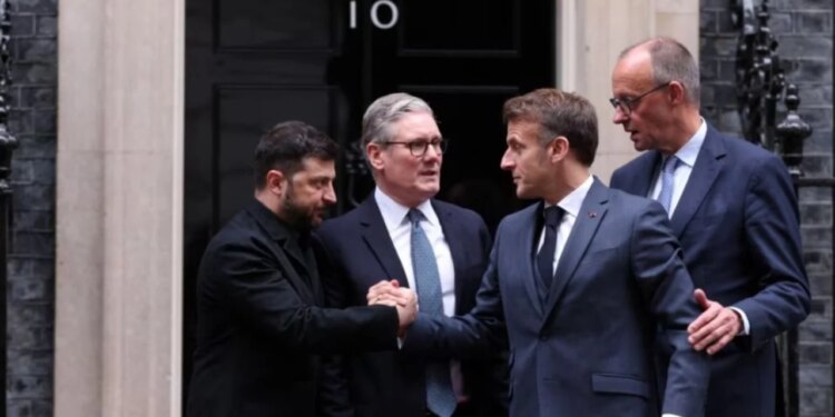 Zelensky takohet me liderët evropianë, Ukraina pritet të nd៉ahet me SHBA-në planin e ri për paqen.