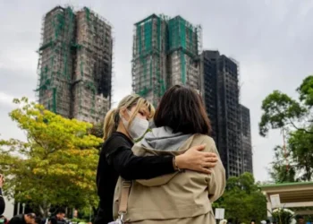 Zjarri fatal la të vdekur 159 persona, Hong Kongu urdhëron largimin e rrjetave të skelave