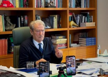 ‘I detyroi të lënë patllakat me përçmim’, Berisha: Rama kërkoi çarmatosjen e agjentëve të BKH në Kryeministri, vuan nga fobira