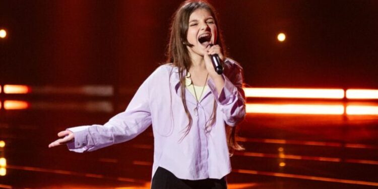 11-vjeçarja shqiptare impresionon në The Voice Kids Italy, juria mbetet e mahnitur nga zëri i saj!