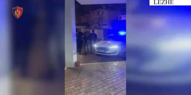30-vjeçari arrestohet në Lezhë, akuzohet për 11 vjedhje nën kërcënimin e armës dhe djegien e makinës së ish-vjehrrës