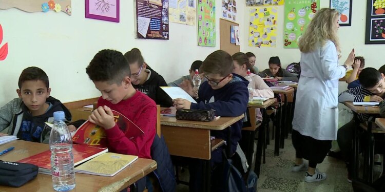 300 shkolla pa shërbimin psiko-social, 93 mijë nxënës pa mbështetje, mungesë psikologësh në shumë institucione edukative.