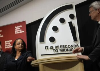 "85 Sekonda për Mesnatën": Shkencëtarët Shpallin "Orën e Qametit" për Njerëzimin
