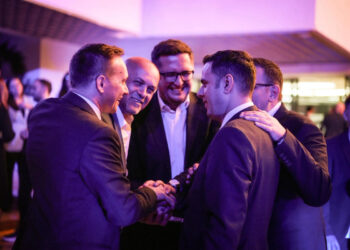 Abdixhiku mbështet Besian Mustafën: LDK-ja nuk trembet nga zhurma dhe sulmet e financuara.