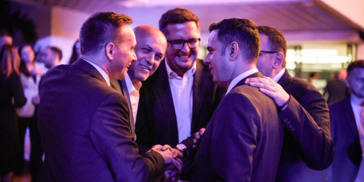 Abdixhiku mbështet Besian Mustafën: LDK-ja nuk trembet nga zhurma dhe sulmet e financuara.