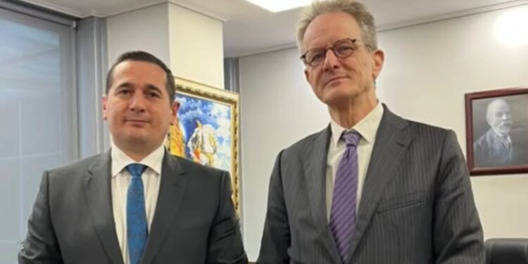 Ambasadori holandez takohet me drejtuesin e ri të SPAK-ut: Rikonfirmojmë mbështetje për reformën në sistemin e drejtësisë.