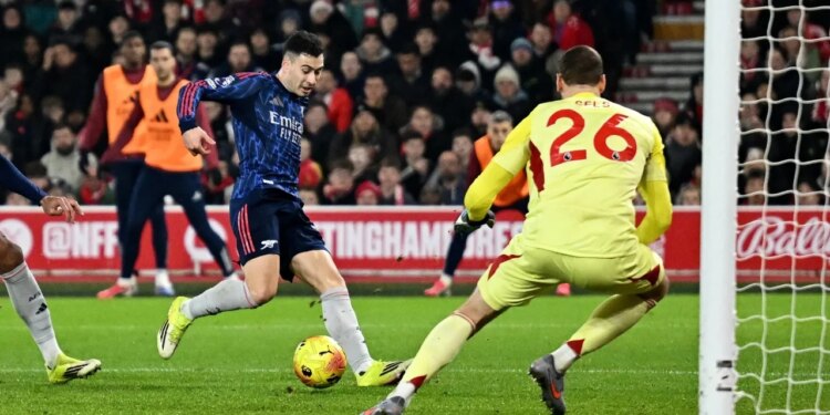 Arsenali humb mundësinë për titull, “Topçinjtë” ndalojnë në barazim pa gola me ekipin që lufton për mbijetesë.