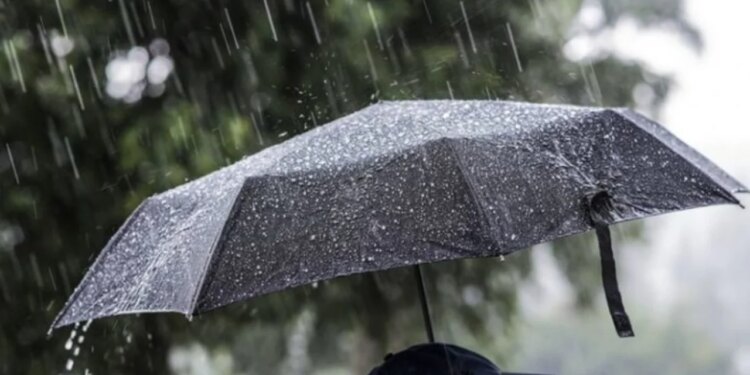 Atmosferë e paqëndrueshme gjatë fundjavës, ja kur parashikohet përmirësimi i kushteve meteorologjike.