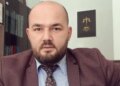 Avokati Besart Logu dënohet nga GJKKO për mashtërimin e klientit me 8 mijë euro dhe premtimin për ta liruar nga burgu