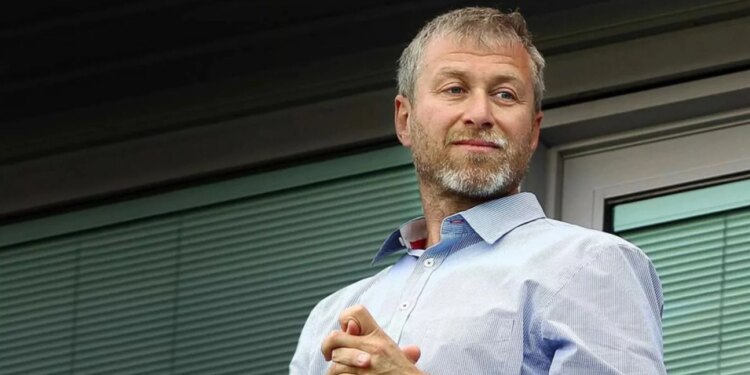 Avokati i Roman Abramovich, biznesmenit rus, sqaron: 'Ai nuk është nën hetim për Deutsche Bank, e ripërtërinë prokurorët'