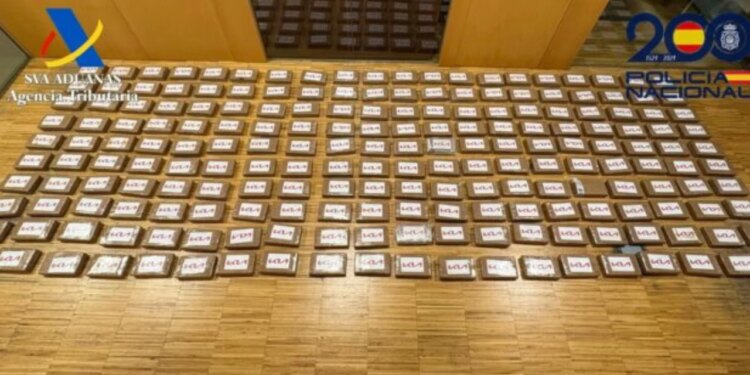 Banda kriminale shqiptare zhbllohet, konfiskohet 200 kg kokainë në portin e Vigos në Spanjë