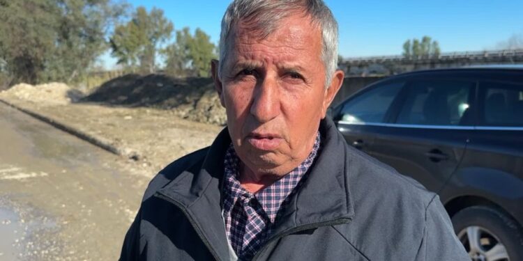 Banorët e lumit Vjosë të shqetësuar për urën e Mifolit: Kërkojnë ndihmë për hapjen e kanaleve kulluese