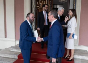 Bardhi pas takimit me ministrin gjerman për Europën: Opozita mbështet integrimin europian, por thelbësore për Shqipërinë është…