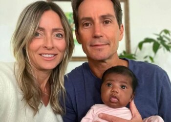 Çifti padit klinikën e fertilitetit pas implantimit të embrionit të gabuar: 'Ne jemi kaukazianë, fëmija...'