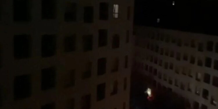 Defekt në linjën e OST, disa zona të Tiranës pa energji elektrike.