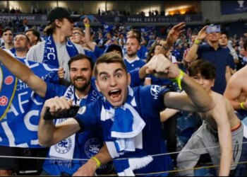 Denoncimi i Chelsea: Dy tifozë të lënduar në Napoli