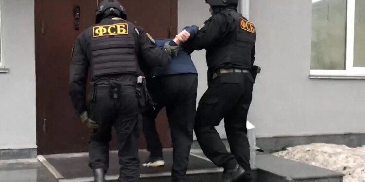 Diplomati britanik akuzohet për spiunazh dhe i jepet një afat dy javor për të lënë Rusinë nga Shërbimi Federal.