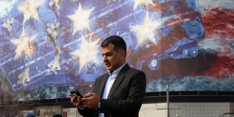 Djali i presidentit të Iranit kërkon rinisjen e aksesit në internet, presioni ndaj qeverisë rritet pas protestave.