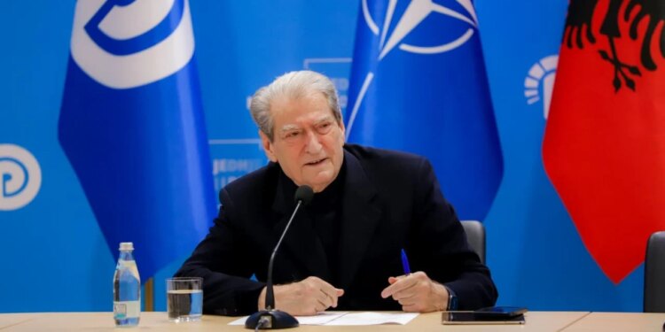 Dosja "Partizani" në seancë sot, avokatët e Sali Berishës kundërshtojnë propozimin për gjykimin e tij.