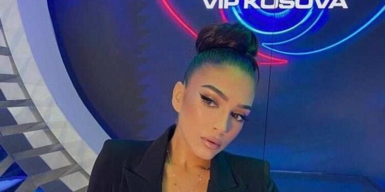 E përsëri: Jonida Vokshi, një tjetër gabim gjatë prezantimit!