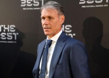 Familja e Van Basten përballon një krizë të madhe, ai braktis gjithçka pasi bashkëshortja e tij është në gjendje të rëndë shëndetësore.