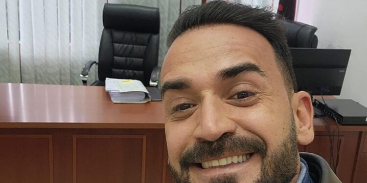 Florian Agalliu fitoi gjyqin ndaj RTSH-së pas shkarkimit të padrejtë nga puna!