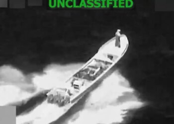 Forcat amerikane vazhdojnë sulmet ndaj motoskafëve të drogës në Paqësor, dy anëtarë të ekuipazhit humbasin jetën.