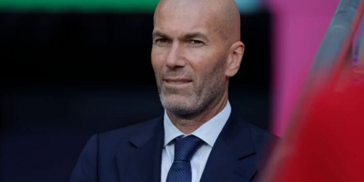 Franca, Zinedine Zidane afër marrëveshjes për stolin: po organizon ekipin teknik.