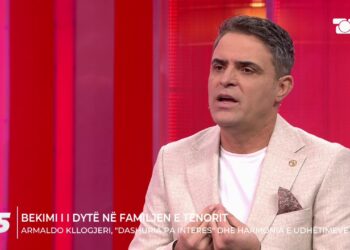 Ftesë në 5: Armaldo Kllogjeri kthehet pas, miqtë e tij janë mbështetje për të.