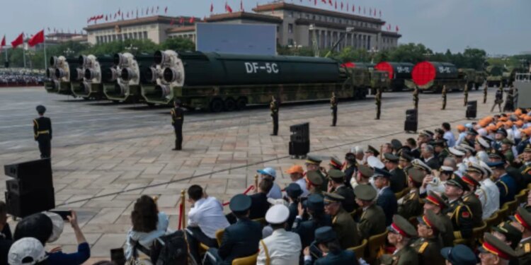 Gjenerali kryesor i ushtrisë kineze nën hetim për tradhti, dyshohet se ka zbuluar sekrete bërthamore për SHBA-në.