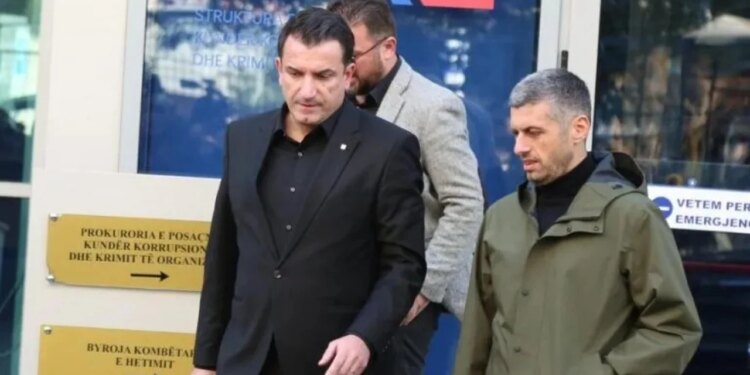 Gjykata Administrative rivendos Alban Dokushin në pozitat e tij si sekretar i përgjithshëm i Bashkisë Tiranë: Shkarkimi i Ristanit shpallet i paligjshëm.