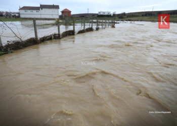 Haradinaj për përmbytjet: Situatë emergjente kombëtare, institucionet duhet të intensifikojnë veprimet.