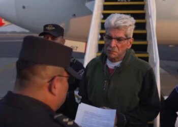 I dha 100,000 dollarë për të blerë vota dhe u dënua me 13 vjet burg, SHBA deporton ish-kandidatin presidencial të El Salvadorit.