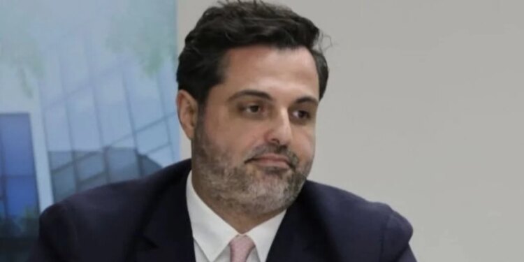 Ilaçi i papranueshëm nga BE, u miratua në Shqipëri në fund të vitit 2025. Pyetje për modifikimin e kritereve që përfituan Megapharma.