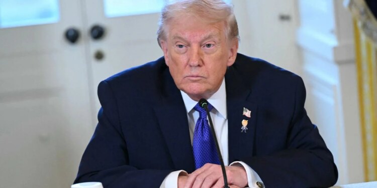 "Irani po e sheh një rrugë drejt lirisë si asnjëherë më parë”, Trump mbështet popullin iranian: Jemi të gatshëm ta ndihmojmë atë.