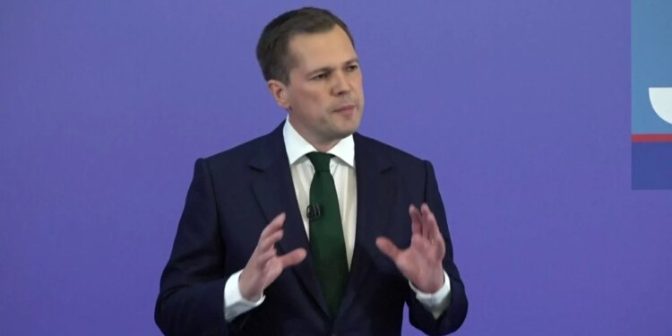 Ish-ministri kritik ndaj shqiptarëve largohet nga konservatorët, Robert Jenerick pritet t’i bashkohet Nigel Farage.