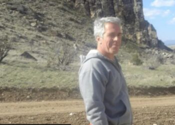 Janë bërë publike të gjitha dosjet e Epstein? Demokratët amerikanë: Rreth 2.5 milion dokumente janë ende të fshehura.