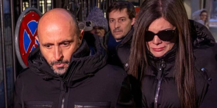 Klubi në Zvicër ku 40 persona humbën jetën nga zjarri, pronari bën një deklaratë tronditëse: Dera e emergjencës ishte e mbyllur nga brenda.